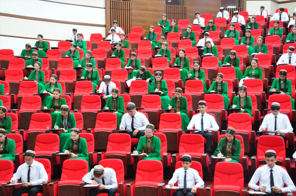 Over 800 schoolchildren of Turkmenistan competed for the right to participate in the IV season of the project “Young Messengers of the World”